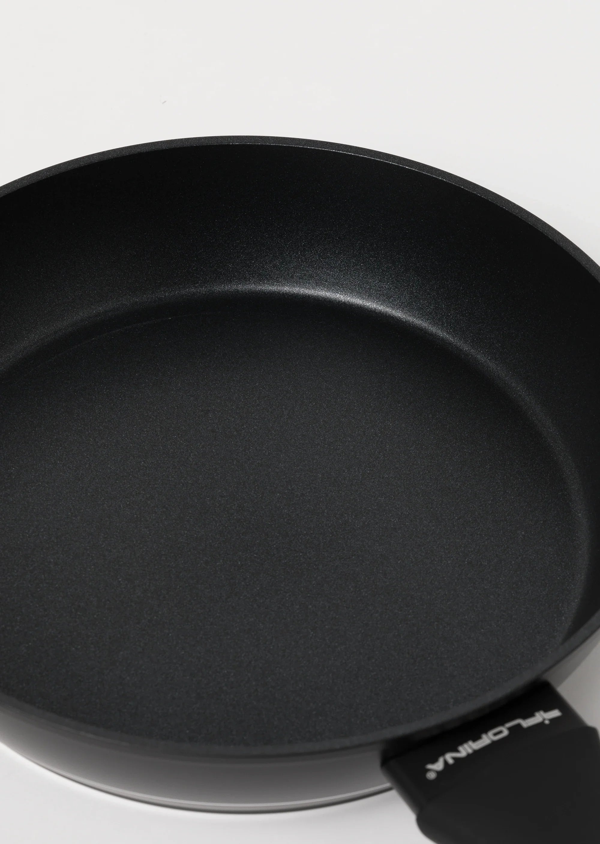 Zestaw 4 elementowy komplet garnków i patelni Florina Delux by Mateusz Gessler czarny| aluminum | powłoka nieprzywierająca | wszystkie typy kuchenek | system kontorli ciepła