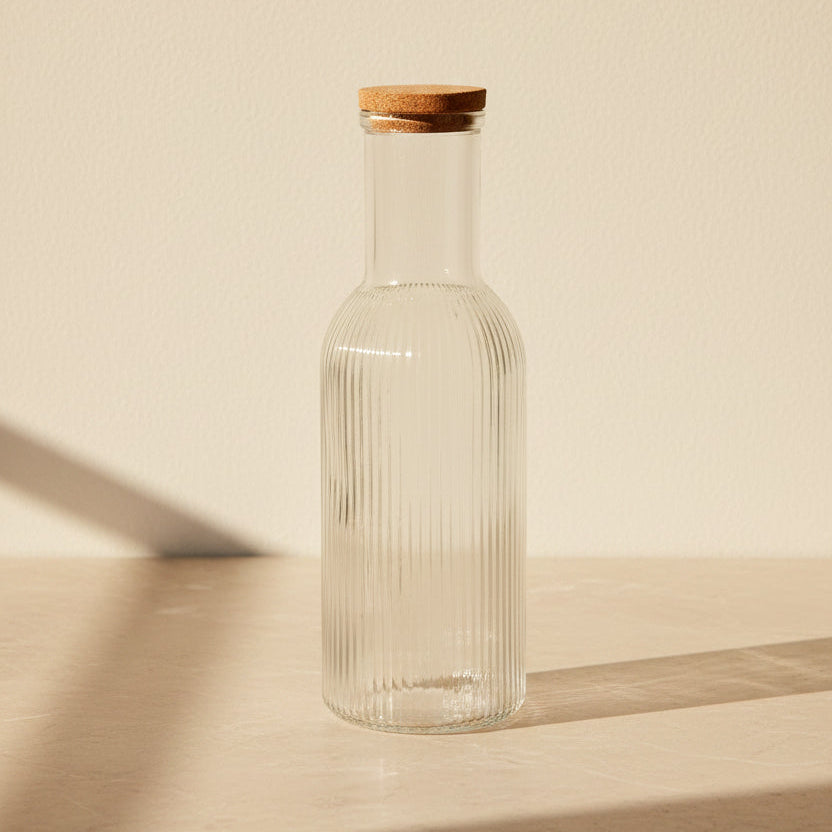 Słońce i lód - zestaw karafka szklana z korkiem Versare 1l + 4 x szklanka Florina Baltico 330 ml + foremka na kostki lodu silikonowa 11x19cm Amarelo